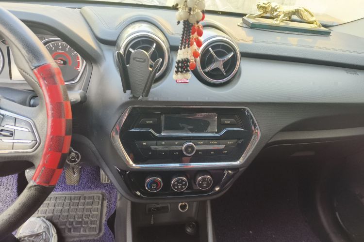 东南DX3 2016款 1.5L 手动豪华型中控内饰16