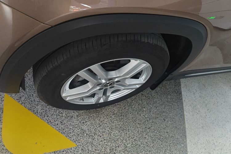 奔驰GLB 2020款 GLB 180 时尚型车身外观6007