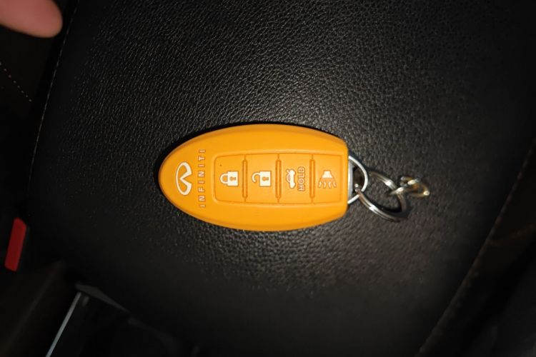 英菲尼迪QX70 2013款 3.7L 标准版中控内饰11