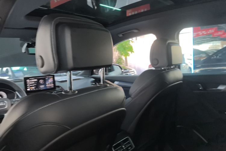 奥迪Q5L 2025款 45周年典藏版 40 TFSI 豪华动感型中控内饰22