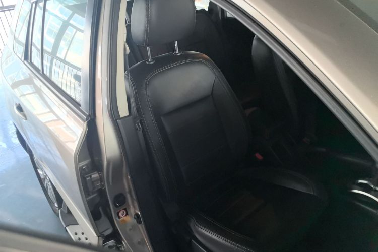 雷诺 科雷傲(进口) 2014款 改款 2.0L 两驱时尚版局部细节41