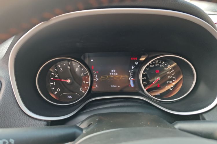 Jeep 指南者 2019款 220T 自动家享版中控内饰14