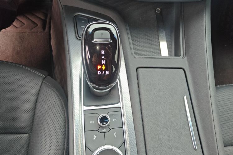 凯迪拉克CT5 2023款 28T 豪华型（标准版）中控内饰18