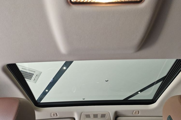 宝马5系 2017款 520Li 典雅型中控内饰22