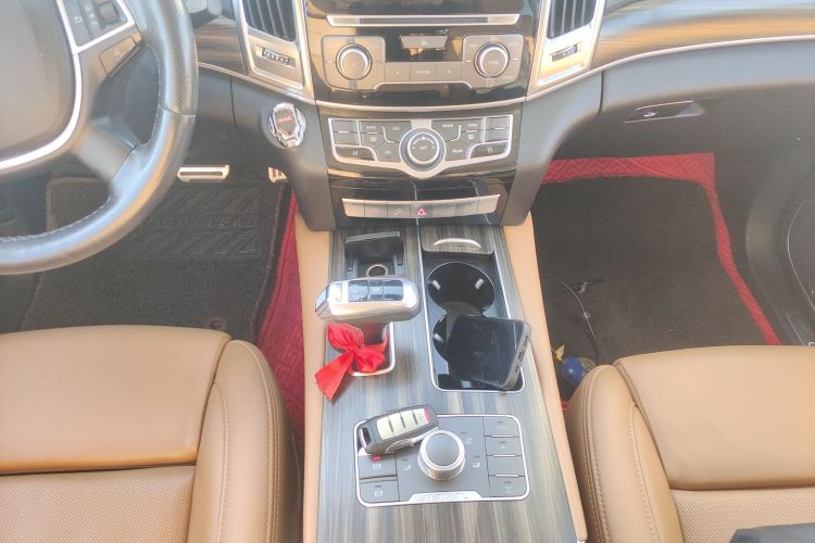 哈弗H9 2017款 2.0T 汽油四驱尊享型 5座中控内饰18