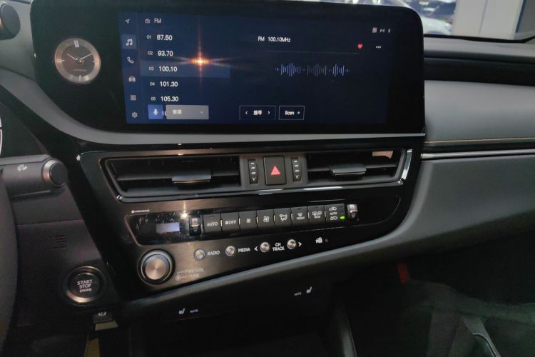 雷克萨斯ES 2022款 200 卓越版中控内饰16