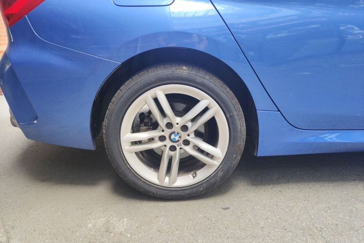 宝马1系 2020款 120i M运动套装车身外观56