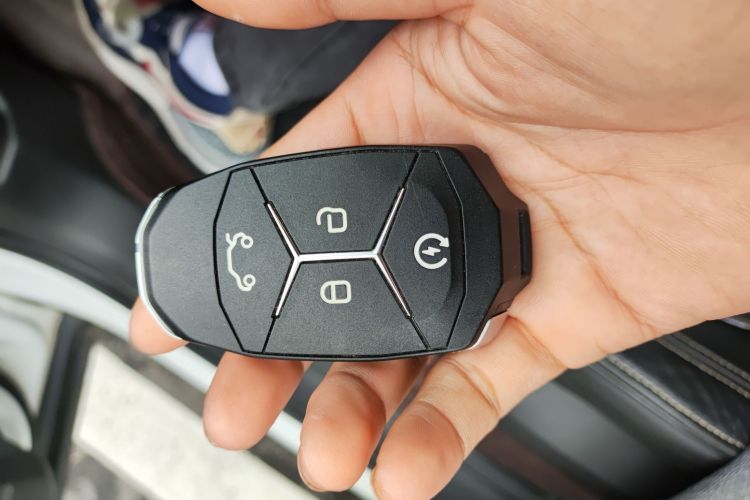 领克01 2017款 2.0T 两驱型Pro版中控内饰7001