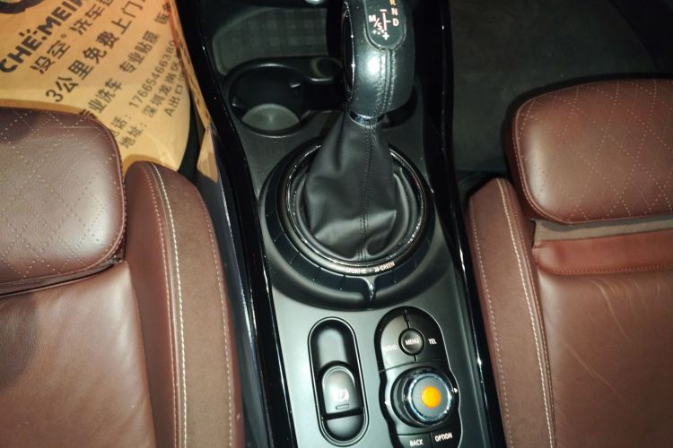 MINI Clubman 2016款 1.5T COOPER 鉴赏家版中控内饰18