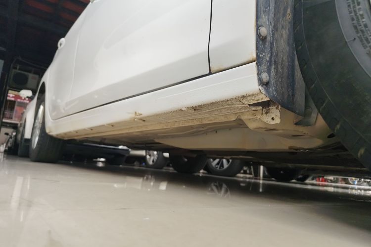 雪佛兰 科沃兹 2019款 320 自动欣悦版机舱底盘29