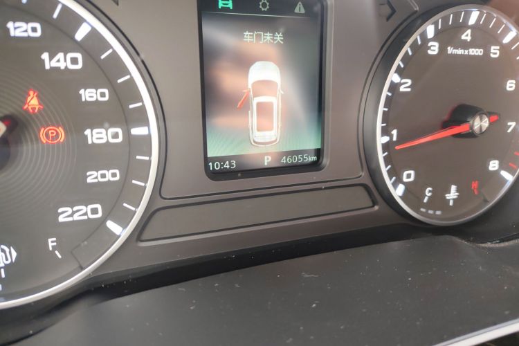 名爵ZS 2020款 180DVVT 自动Lite中控内饰15