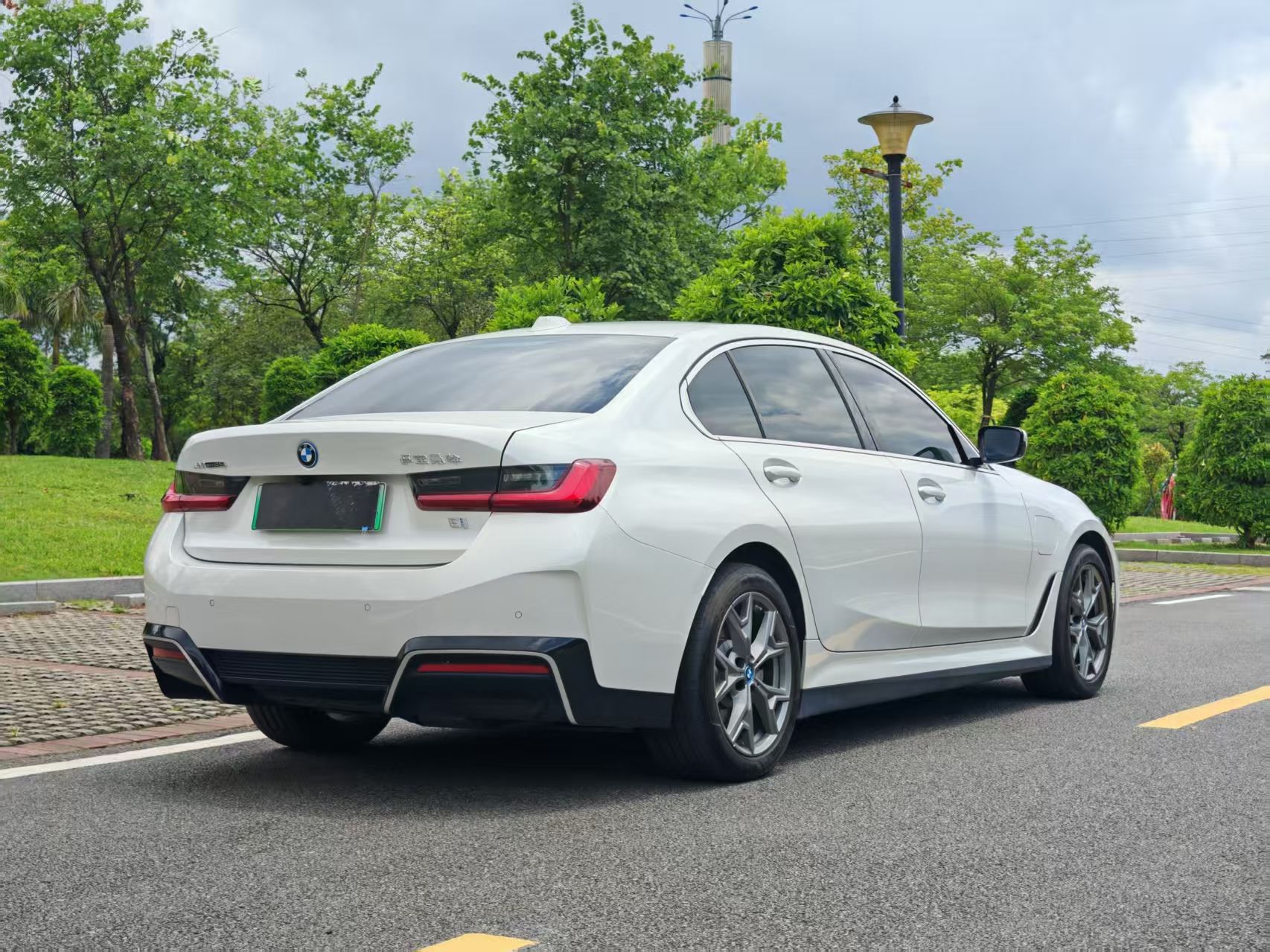 宝马i3 2024款 eDrive 35 L