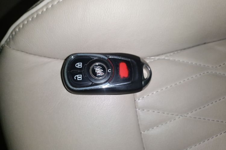 别克GL8 2022款 陆上公务舱 652T 舒适型中控内饰11