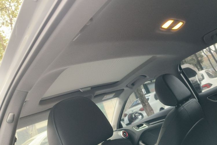 奥迪A3 2018款 30周年年型 Limousine 35 TFSI 时尚型中控内饰22