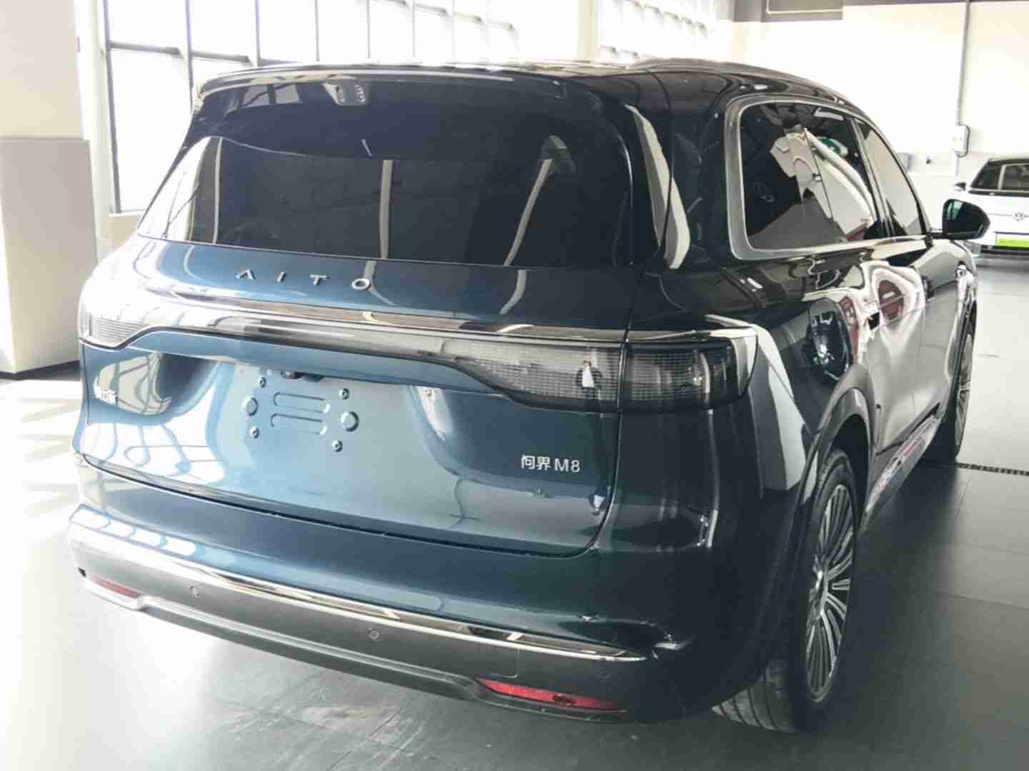 车辆右后45度外观展示