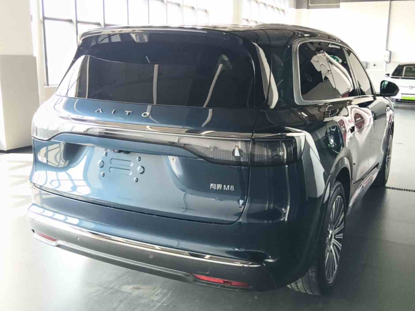 鸿蒙智行 问界M8 2025款 增程 Max版 37kWh 5座版 (192线激光雷达）(5)