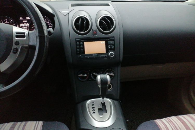日产 逍客 2012款 2.0XL 火 CVT 2WD中控内饰16