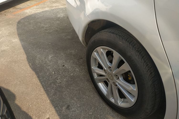 马自达6 2014款 2.0L 自动经典型车身外观6008