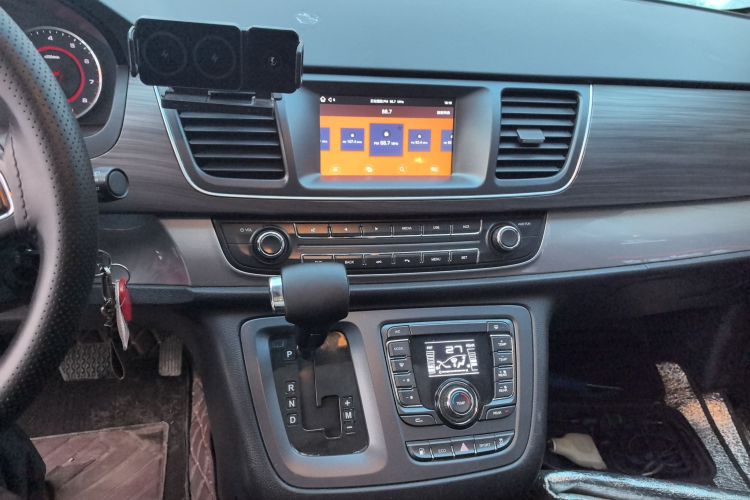 上汽大通MAXUS 大通G10 2018款 PLUS 2.0T 自动精英版中控内饰16