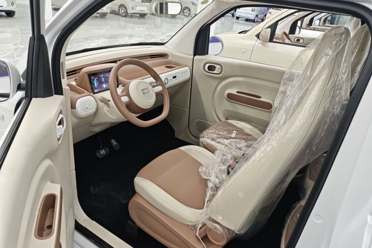 奔腾小马 2026款 222km 炫彩马中控内饰20