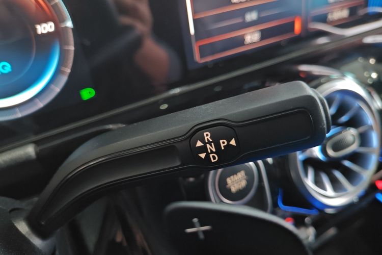 奔驰EQA 2023款 EQA 260中控内饰18