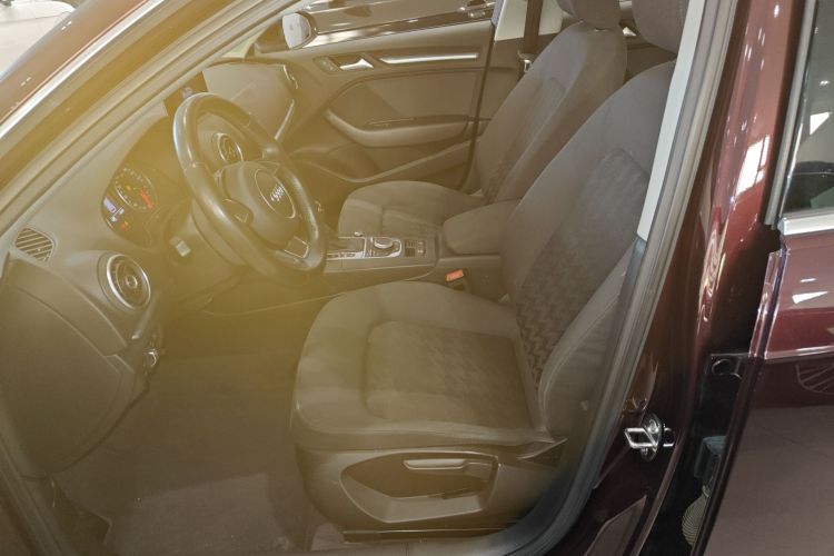 奥迪A3 2016款 Sportback 35 TFSI 进取型中控内饰19