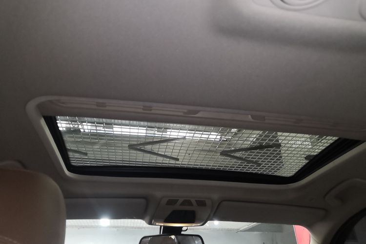 宝马3系 2014款 320Li 豪华设计套装中控内饰22