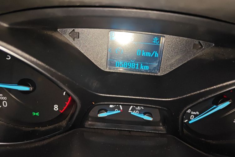 福特 翼虎 2018款 改款 EcoBoost 180 两驱铂翼型中控内饰15