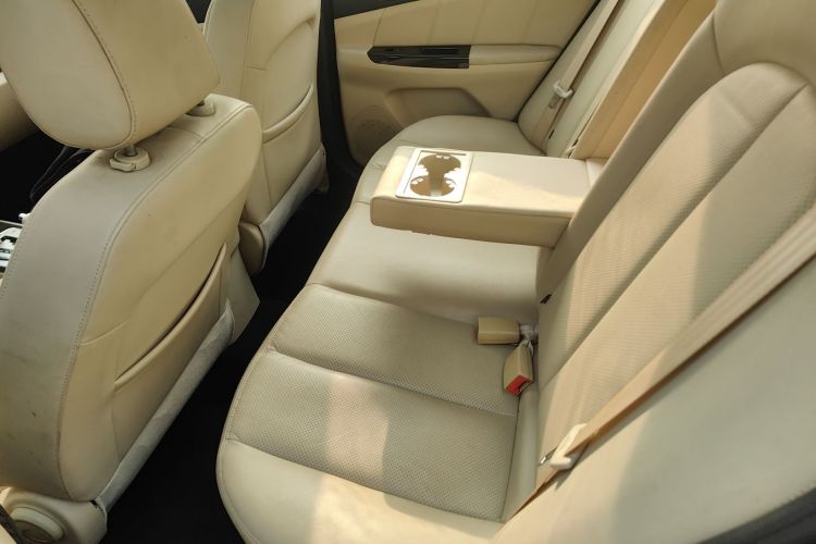 长安 逸动 2015款 1.6L 自动豪华型中控内饰21