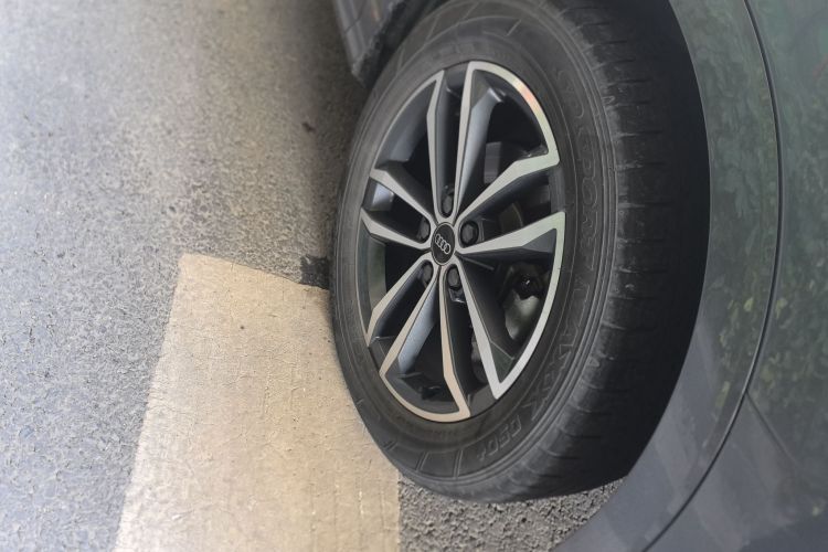 奥迪Q3 2022款 35 TFSI 进取动感型车身外观10