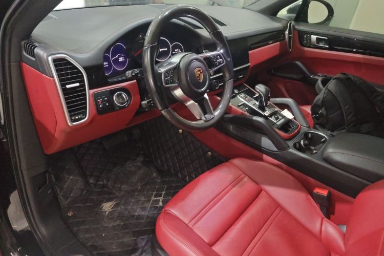 保时捷 2023款 Cayenne Coupé 3.0T 铂金版中控内饰12