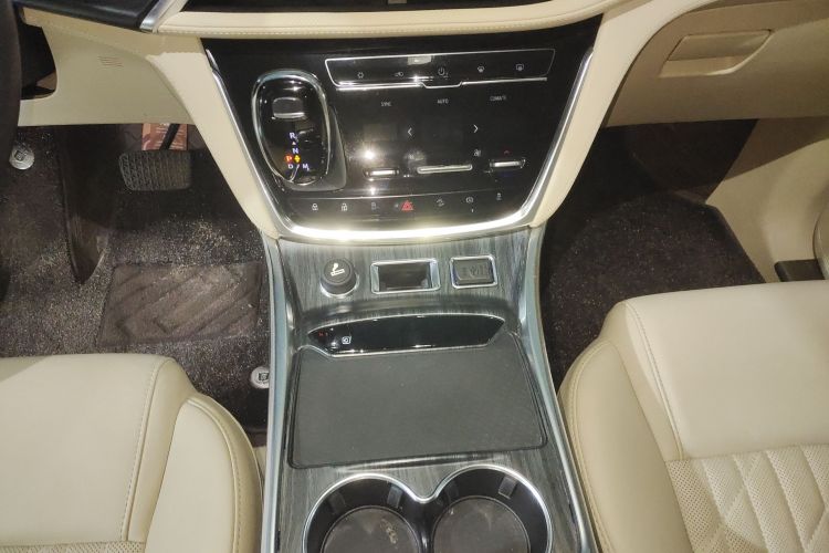 别克GL8 2023款 ES陆尊 豪华型中控内饰18