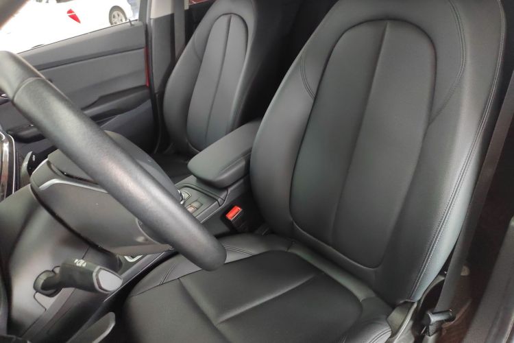 宝马1系 2021款 改款 120i M运动版中控内饰19