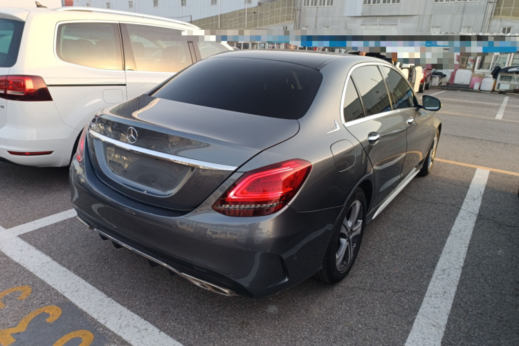 奔驰C级 2020款 C 260 L 运动版车身外观7