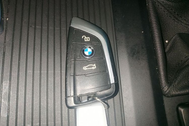 宝马X1 2016款 sDrive18Li 尊享型中控内饰11