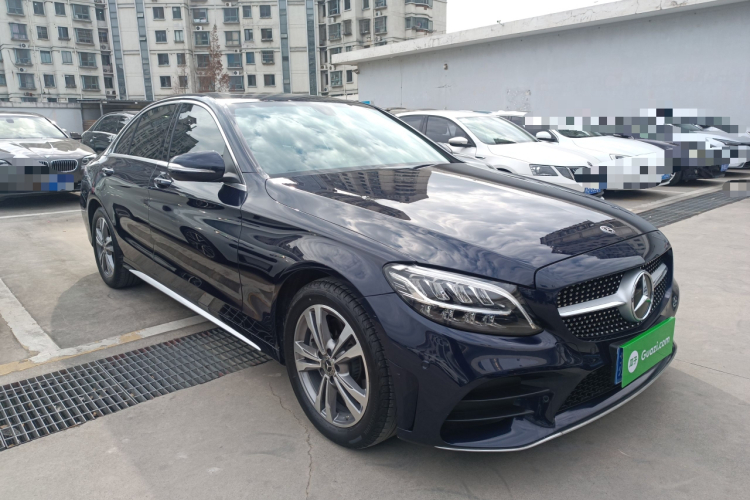 奔驰C级 2020款 改款 C 200 L 时尚型运动版车身外观3