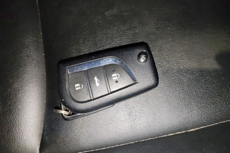 丰田 卡罗拉 2019款 1.2T S-CVT GL先锋版中控内饰11