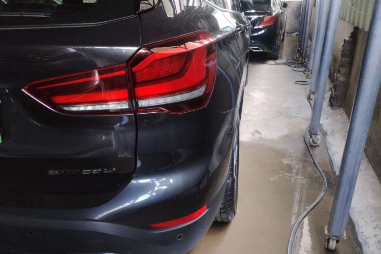 宝马X1 2021款 sDrive20Li 尊享型车身外观6006