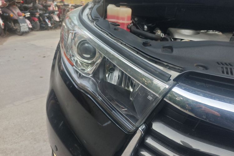 丰田 汉兰达 2017款 2.0T 四驱精英版 7座车身外观8