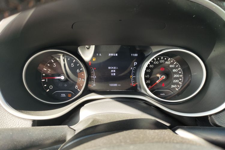 Jeep 指南者 2019款 220T 自动家享版局部细节14