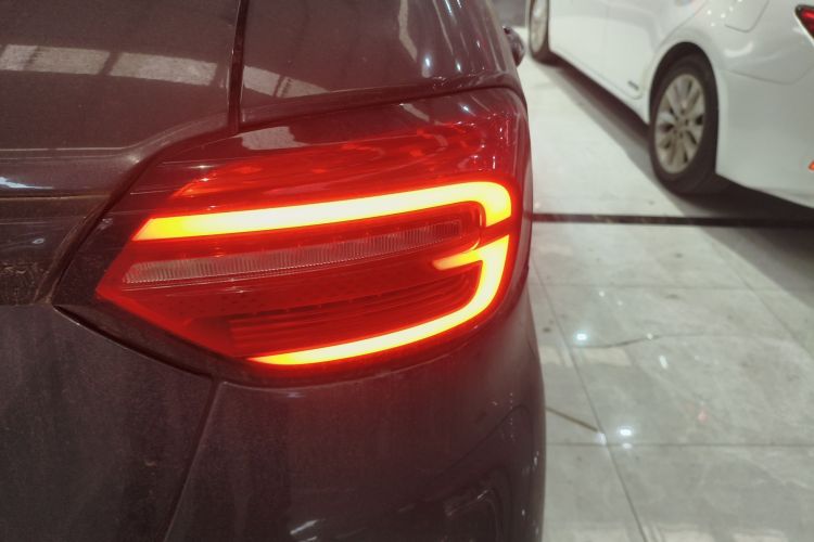 零跑汽车 零跑T03 2023款 310轻享版车身外观9