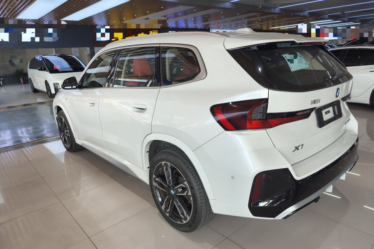 宝马X1 2023款 sDrive25Li M运动套装车身外观4