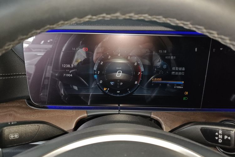 奔驰E级 2016款 E 200 L中控内饰14
