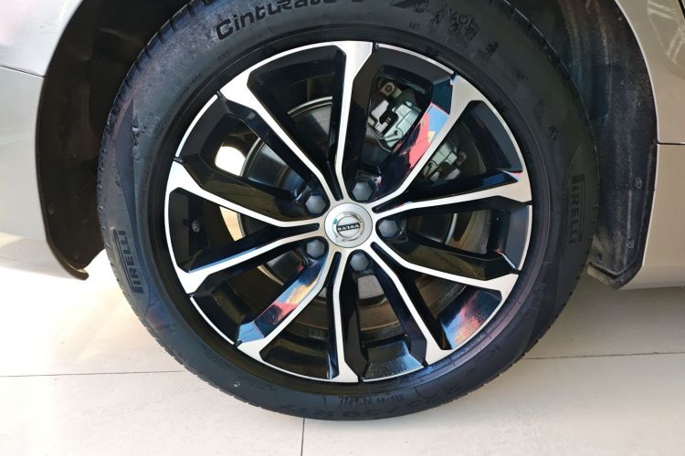 沃尔沃S60 2021款 T4 智逸豪华版车身外观6008