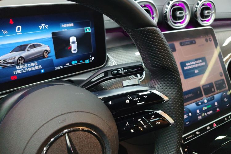 奔驰C级 2022款 改款 C 260 L 运动版局部细节18