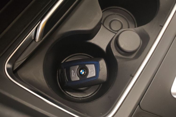 宝马3系 2019款 320Li M运动套装中控内饰11