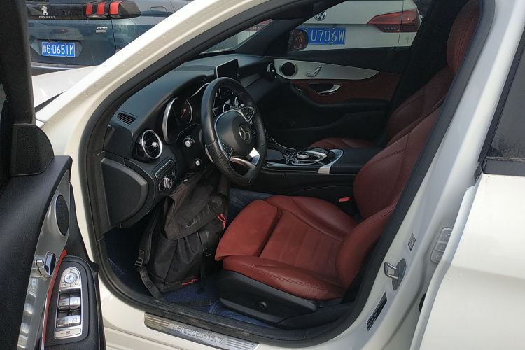 奔驰C级 2018款 C 200 运动版中控内饰20