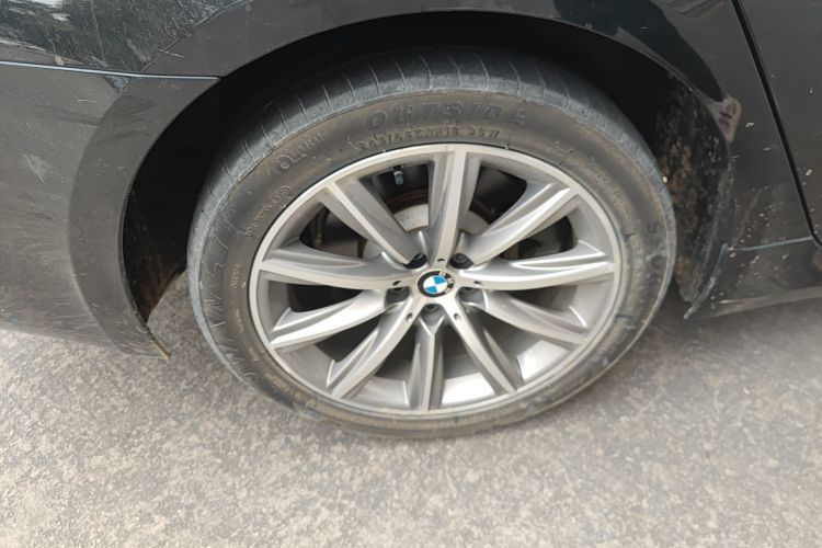 宝马5系 2018款 528Li 上市特别版车身外观6008