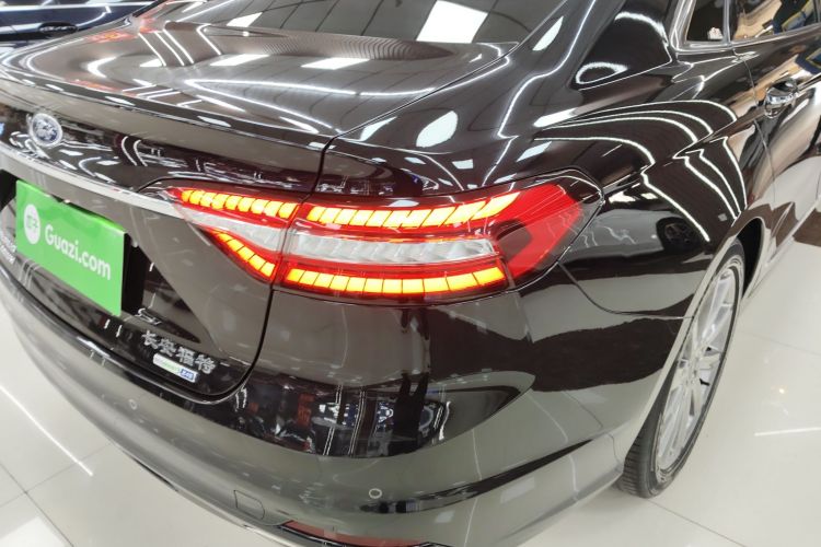 福特 金牛座 2019款 EcoBoost 245 尊享版车身外观9