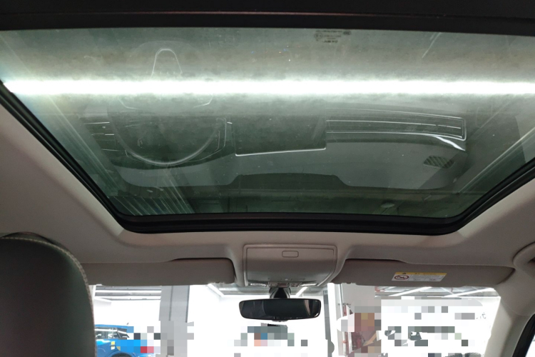 大众 途观L 2024款 出众款 330TSI 自动两驱R-Line龙耀版中控内饰22